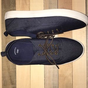 NWOT Gap sneakers